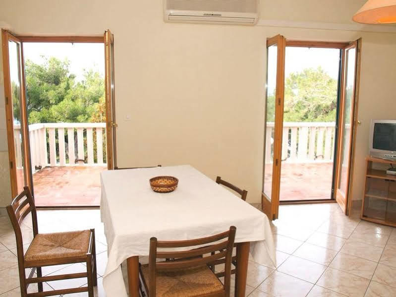 Hotel Santic à Postira Extérieur photo