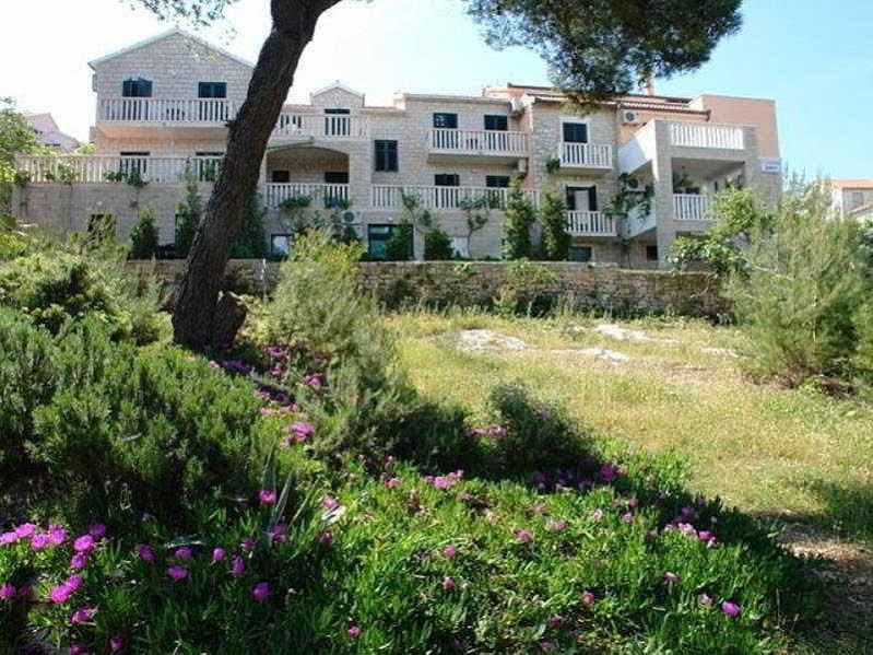 Hotel Santic à Postira Extérieur photo